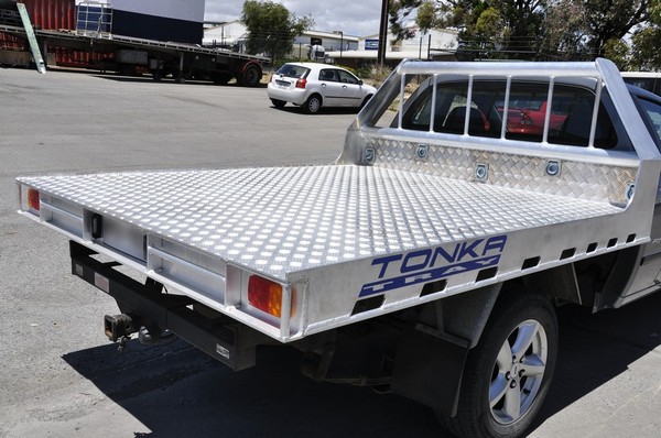 Tonka Tray Single-cab, plain aluminium finish without side-boards